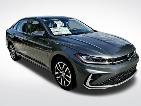 New 2026 Volkswagen Jetta SE image 2