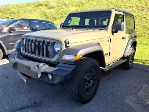 Used 2025 Jeep Wrangler Sport AWD/4WD image 1