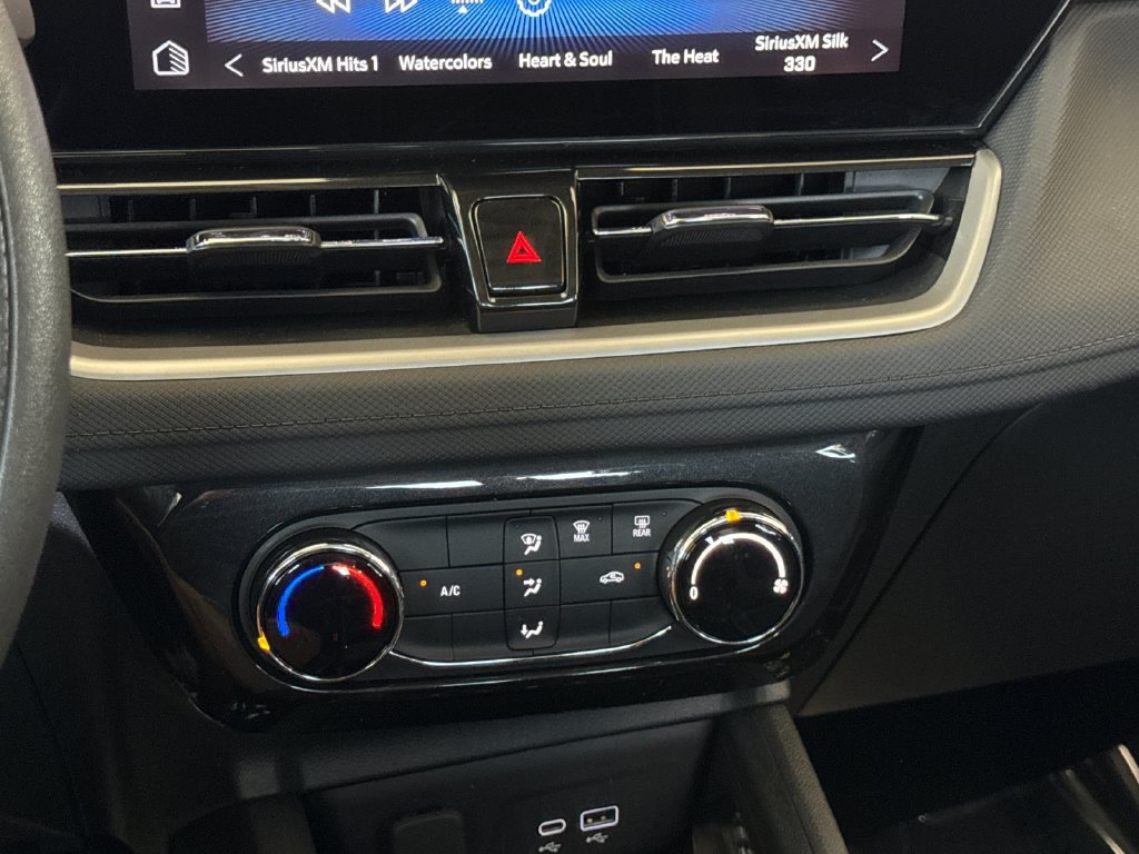 Used 2025 Chevrolet TrailBlazer LT FWD image 19