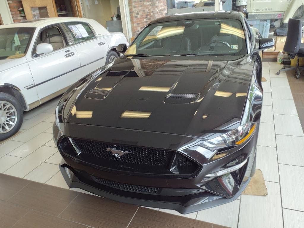Used 2021 Ford Mustang GT RWD image 3