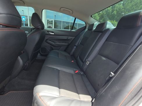 Used 2023 Nissan Altima 2.5 SR FWD image 10