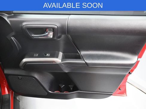 Used 2020 Toyota Tacoma Limited AWD/4WD image 34