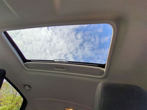 Used 2018 Ford EcoSport SE w/ SE Convenience Package image 13