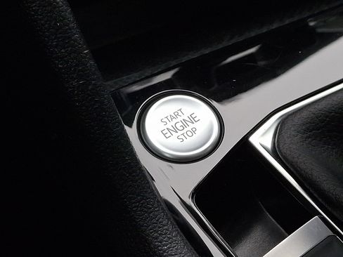 Used 2022 Volkswagen Taos SEL image 26