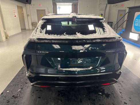 Used 2025 Cadillac Lyriq Luxury image 7