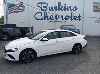 Used 2024 Hyundai Elantra Limited image 1