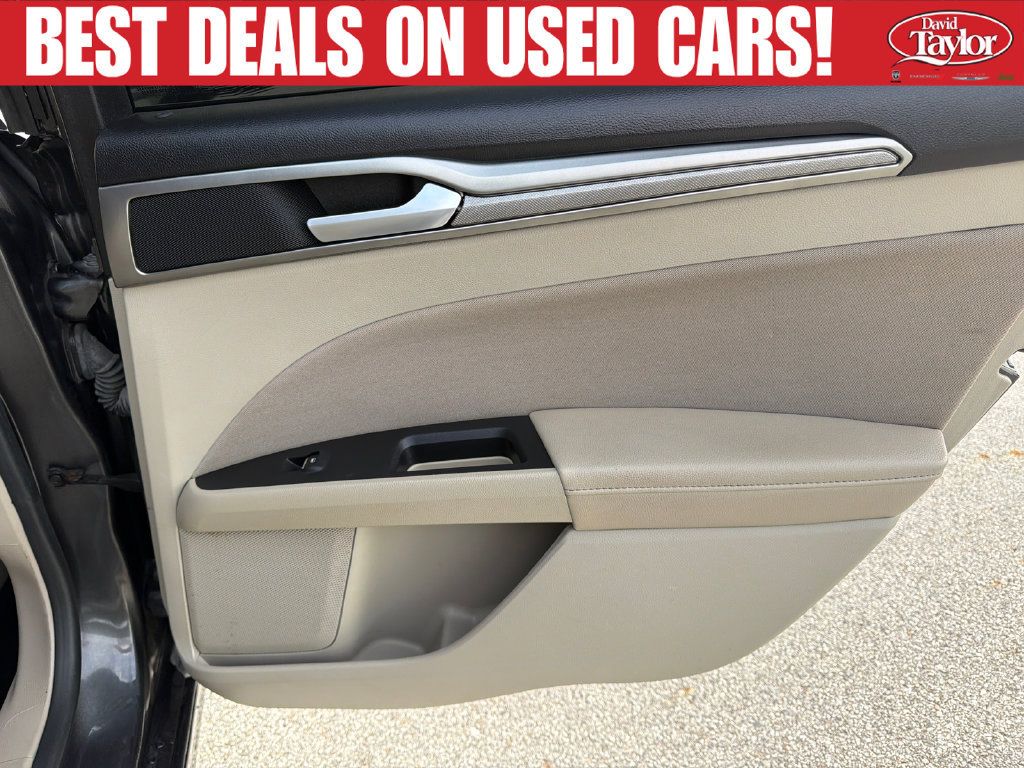 Used 2019 Ford Fusion SE FWD image 37