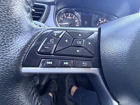 Used 2019 Nissan Rogue SV AWD/4WD image 9