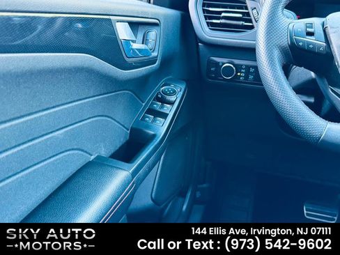 Used 2023 Ford Escape ST-Line image 17