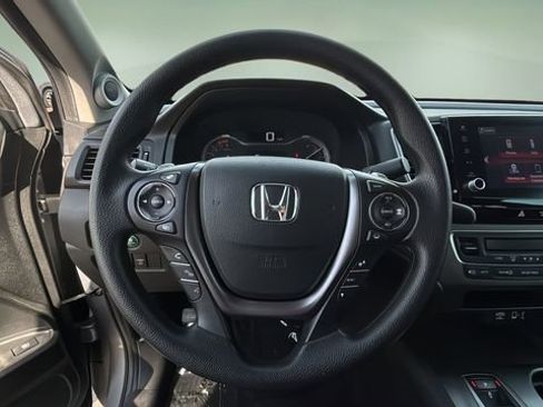 Used 2022 Honda Ridgeline Sport image 11