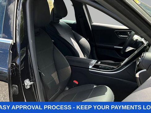 Used 2025 Mercedes-Benz C 300 Sedan image 34