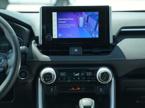 Used 2024 Toyota RAV4 XLE FWD image 29