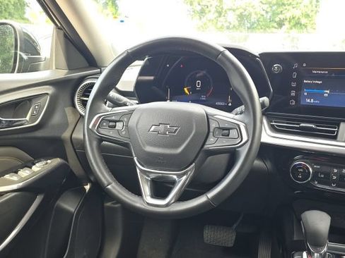Used 2024 Chevrolet Trax ACTIV FWD image 32