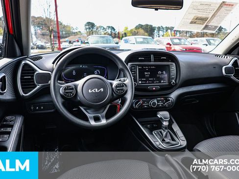 Used 2025 Kia Soul LX FWD image 29