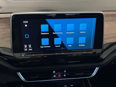 Used 2024 Volkswagen Atlas SEL Premium R-Line image 20