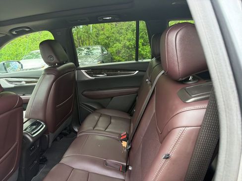 Used 2022 Cadillac XT6 Premium Luxury AWD/4WD image 18