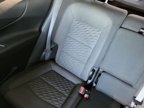 Used 2021 Chevrolet Equinox LT image 12