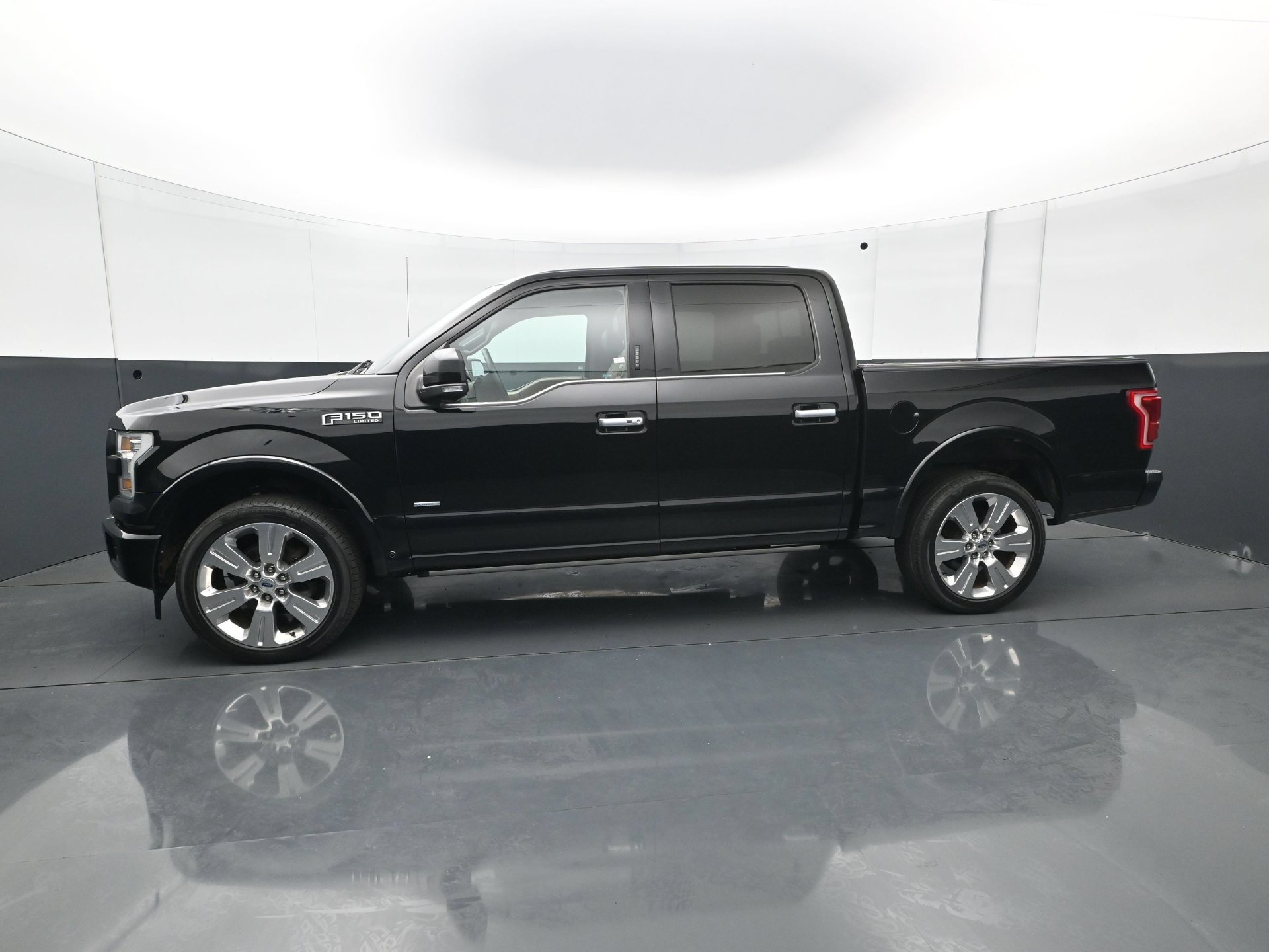 Used 2017 Ford F150 Limited AWD/4WD image 3