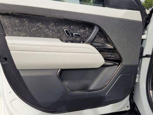 Used 2023 Land Rover Range Rover Sport SE image 10