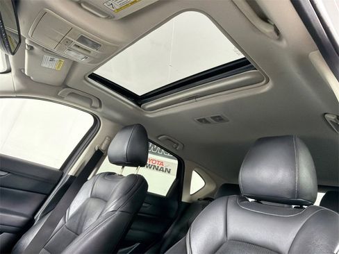 Used 2019 MAZDA CX-5 Touring image 2