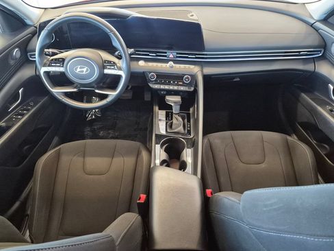 Used 2025 Hyundai Elantra SEL FWD image 28