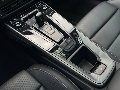 Certified 2025 Porsche 911 Carrera RWD image 22