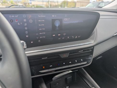 Used 2025 Buick Envision Preferred AWD/4WD image 22