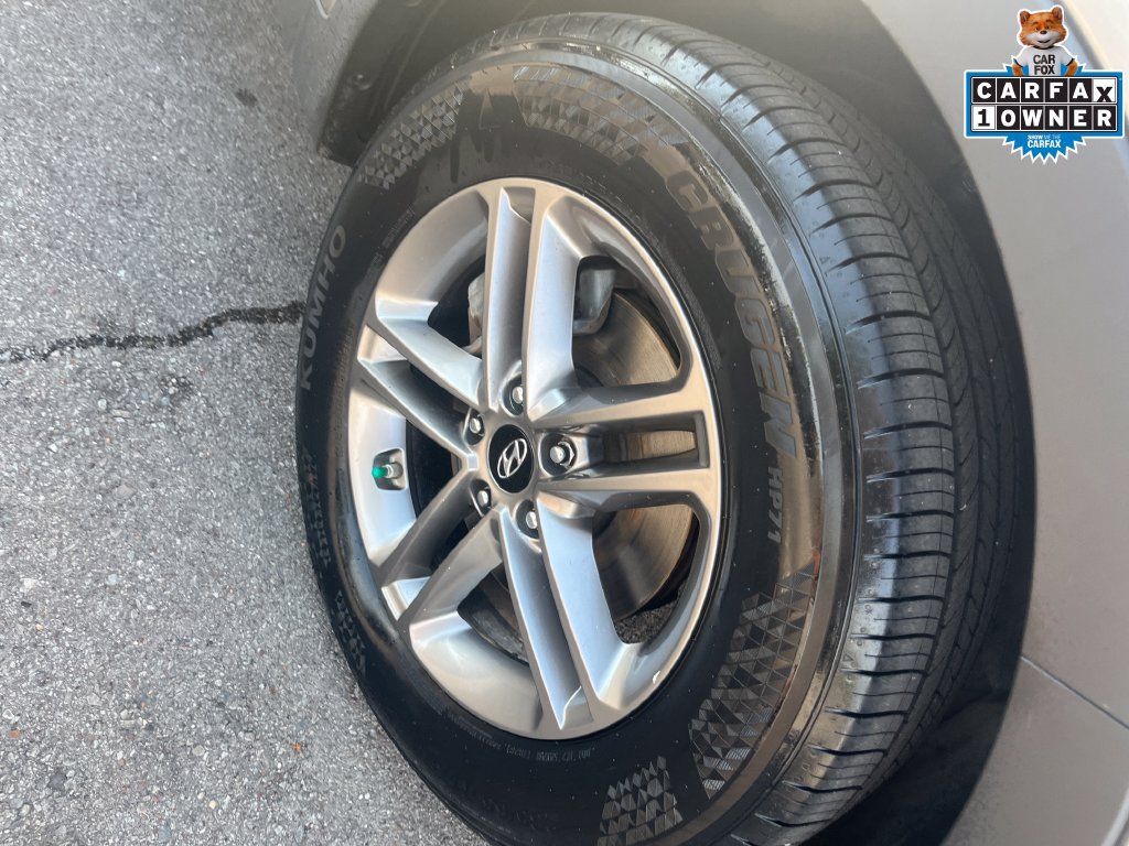 Used 2017 Hyundai Santa Fe Sport FWD image 43