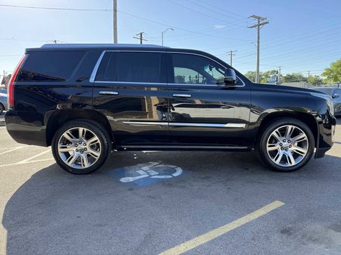 Used 2015 Cadillac Escalade Premium AWD/4WD image 4
