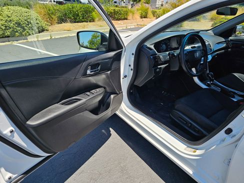 Used 2013 Honda Accord Sport image 15