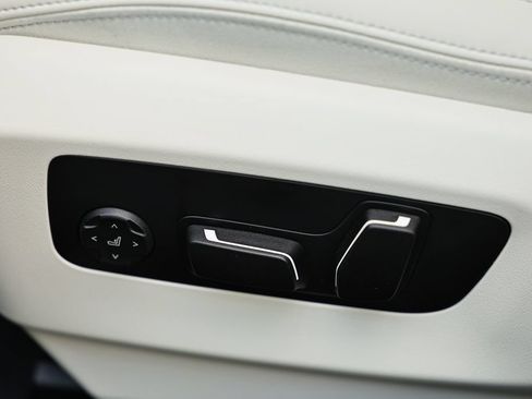 Used 2026 BMW 530i w/ Premium Package RWD image 22