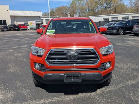 Used 2018 Toyota Tacoma SR5 image 3