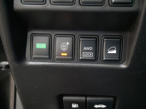 Used 2015 Nissan Rogue SL w/ SL Premium Package image 29