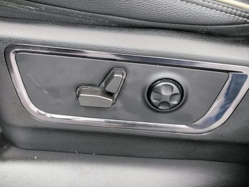 Used 2022 RAM 1500 Limited w/ Body Color Bumper Group image 31