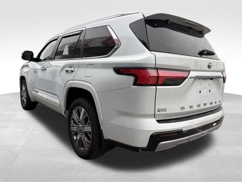 Used 2025 Toyota Sequoia Capstone image 9