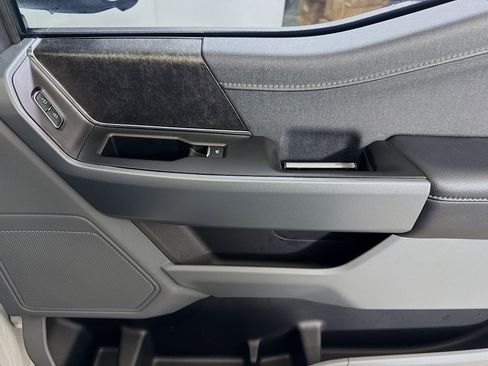 Used 2023 Ford F150 Lightning XLT image 31