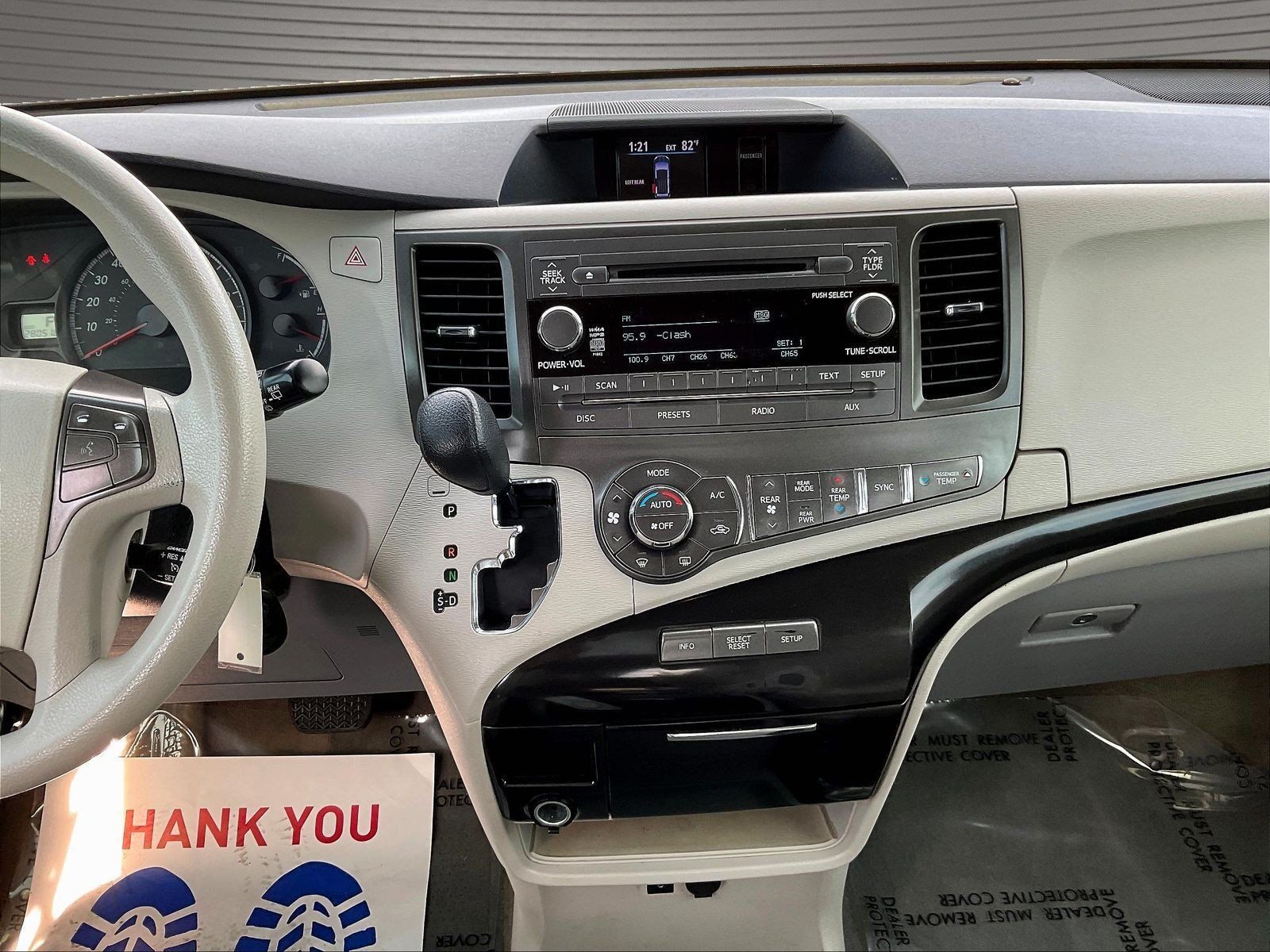 Used 2013 Toyota Sienna LE FWD image 11