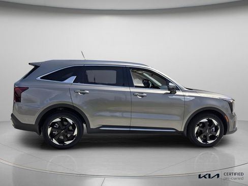 Certified 2025 Kia Sorento EX AWD/4WD image 5