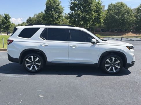 Certified 2025 Honda Pilot Elite image 10