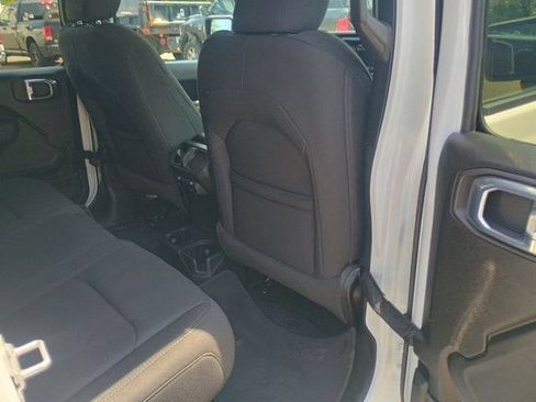 Used 2022 Jeep Wrangler Unlimited Sport AWD/4WD image 17