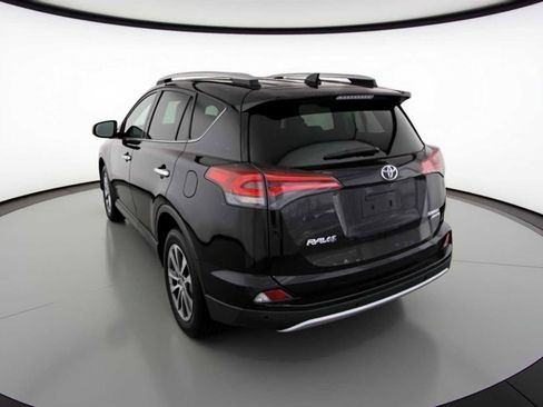 Used 2016 Toyota RAV4 Limited image 3