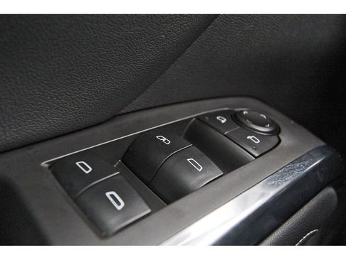 Used 2025 Chevrolet Traverse LT image 21