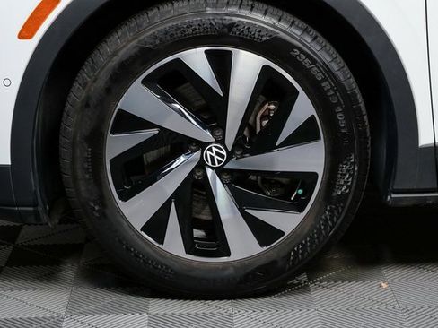 Used 2024 Volkswagen ID.4 2WD image 35