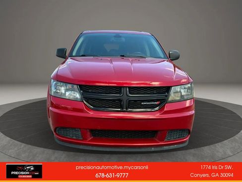 Used 2018 Dodge Journey SE w/ Connectivity Group FWD image 2