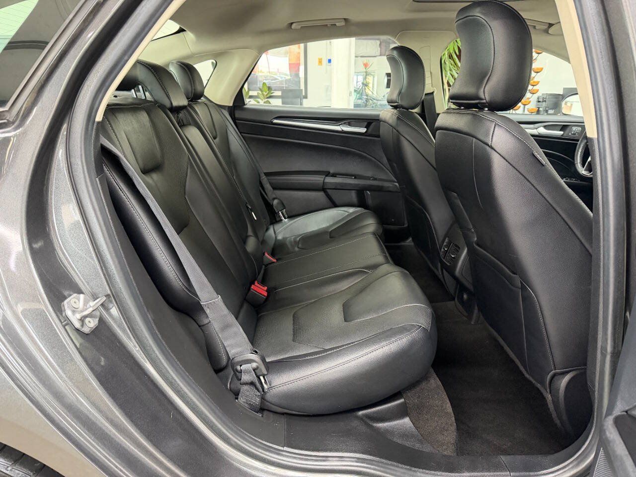 Used 2019 Ford Fusion Titanium AWD/4WD image 15