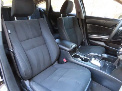 Used 2014 Honda Crosstour EX image 30