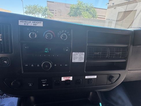Used 2013 Chevrolet Express 2500 RWD image 31