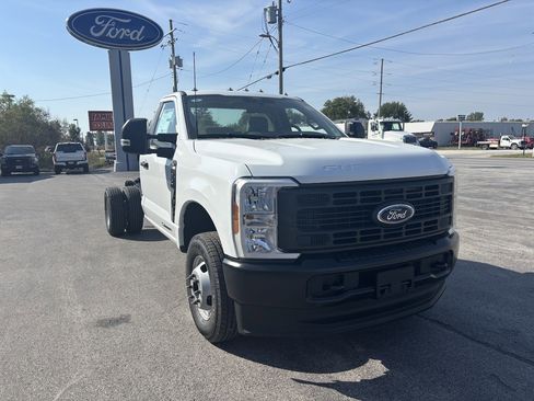 New 2026 Ford F350 XL w/ XL Chrome Package AWD/4WD image 3