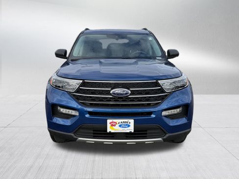Used 2020 Ford Explorer XLT w/ Equipment Group 202A image 2