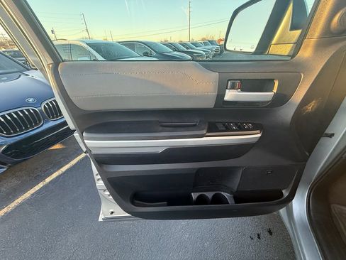 Used 2015 Toyota Tundra Limited w/ Limited Premium Package image 11